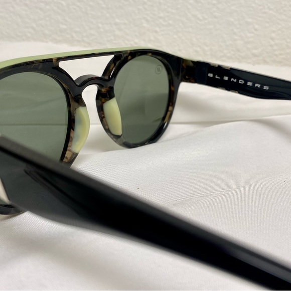 BLENDERS Sunglasses Unisex Polarized Tortoise Frame. New!! - Picture 5 of 7